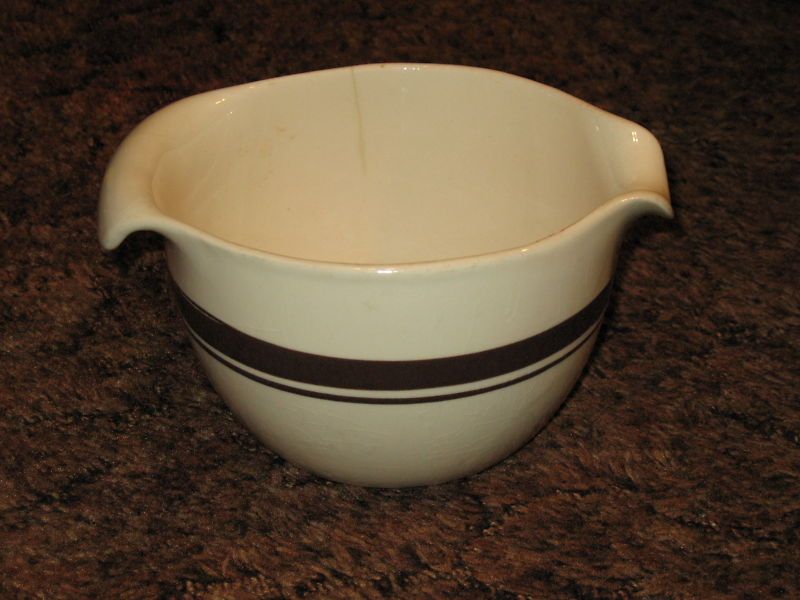 vintage #129 McCOY 2 QUART GRAVY BOWL, NICE   