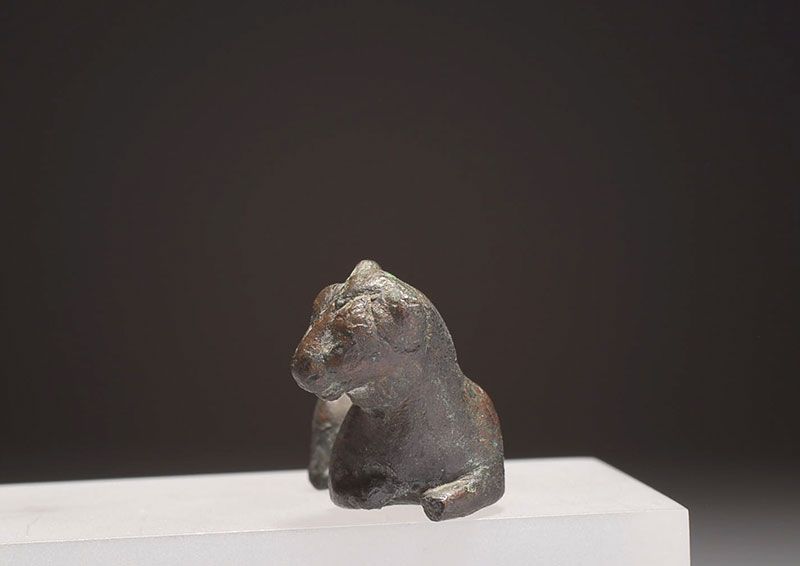 very rare, powerfully modeled ancient Etruscan bronze lion, dating 