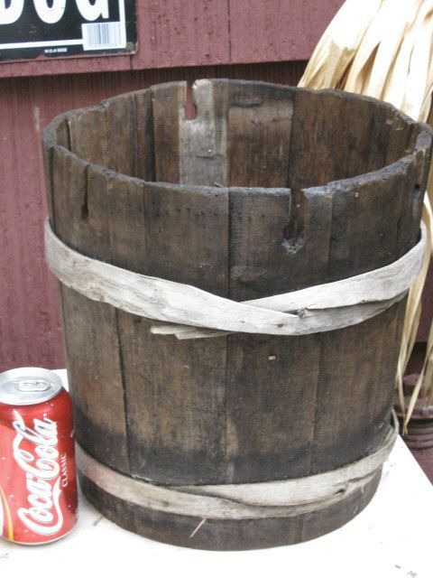 ANTIQUE PRIMITIVE COUNTRY FARM WOOD PAIL AMERICANA ART  