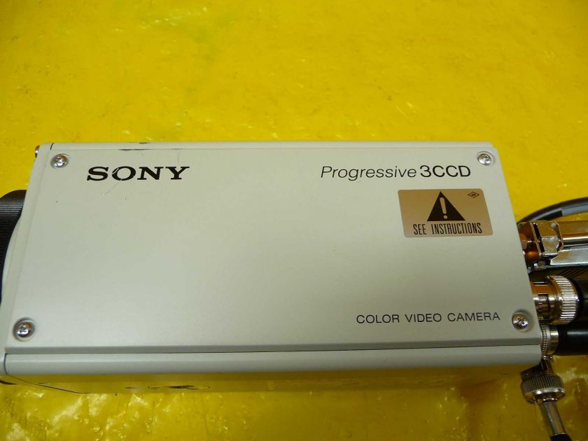 Sony 3CCD Video Camera DXC 9000 & Adaptor CMA D2  