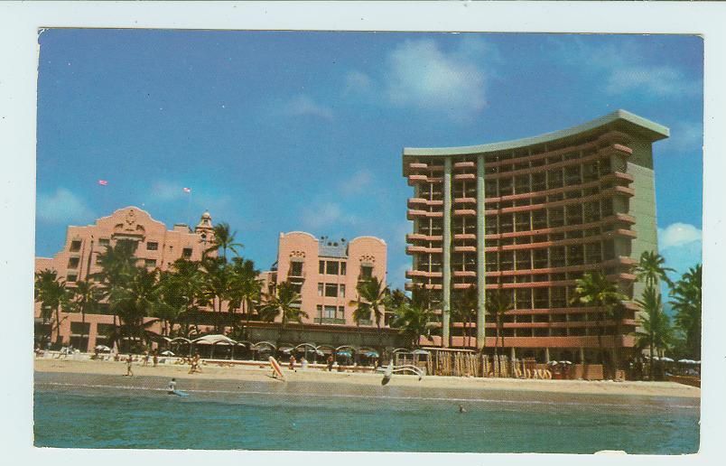 B0306 ROYAL HAWAIIAN HOTEL WAIKIKI BEACH HONOLULU HI POSTCARD  