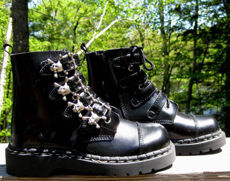 TUK NIB Womans Black SKULL BUCKLE ANARCHIC BOOTS Goth  