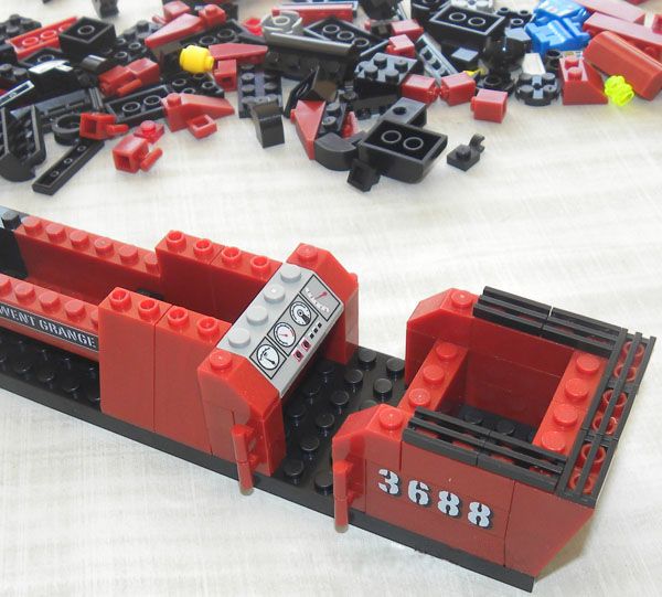 627 Enlighten Building Blocks Train city Toy Series Steam Locomotive 