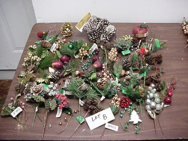 CHRISTMAS HOLIDAY FLORAL FLORIST FLOWER PICKS PINECONE CENTERPIECE 