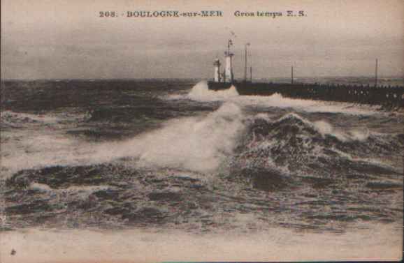 FRANCE BOULOGNE GROS TEMPS LIGHTHOUSE PHARE CPA PC  