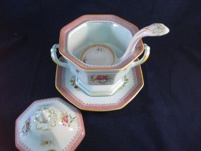 Sauce Boat, Underplate and Ladle Adams CALYX WARE LOWESTOFT  