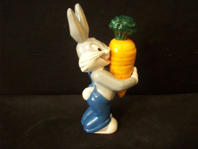 WARNER BROS. BUGS BUNNY WITH CARROT S & P MIB #A1523  