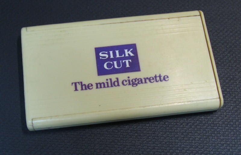 ENGLAND SIK CUT MILD CIGARETTE BAKELITE CLEANING KIT  