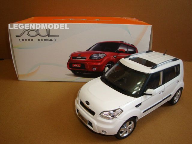 18 Kia Soul 2009 Die Cast Model white color  