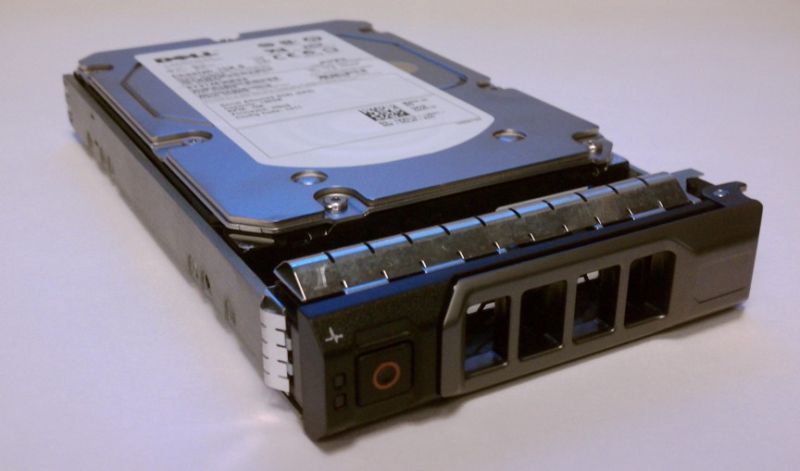 DELL 146GB 10K SAS 3.5IN HARD DRIVE POWEREDGE R410 R710  