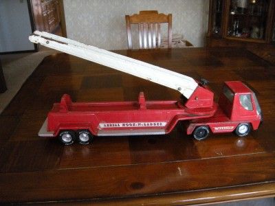 VINTAGE NYLINT AERIAL HOOK N LADDER LARGE FIRE TRUCK  