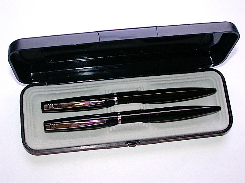 Michael C. Fina 5th Ave NYC Ballpoint Pen Pair Set  MIB  