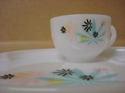 Vintage Milkglass Atomic Age Patio Luncheon Collect Set  