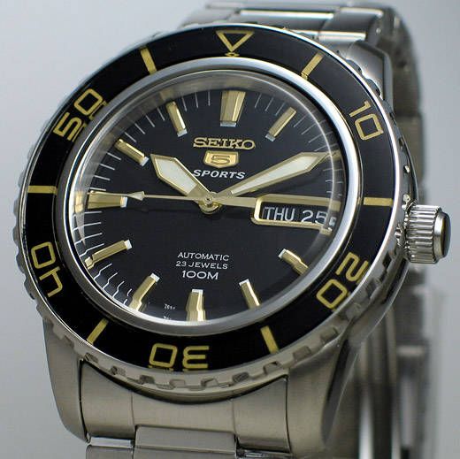 NEW SEIKO UNIQUE AUTO 23J 330FT MENS WATCH SNZH57K1 LTD  