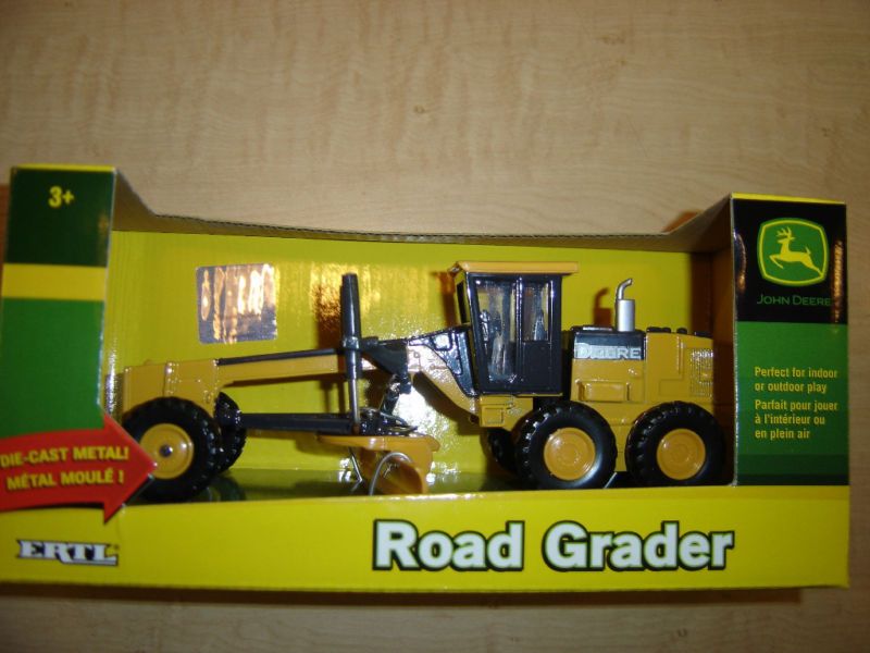 JOHN DEERE ROAD GRADER 1/50 DIECAST  