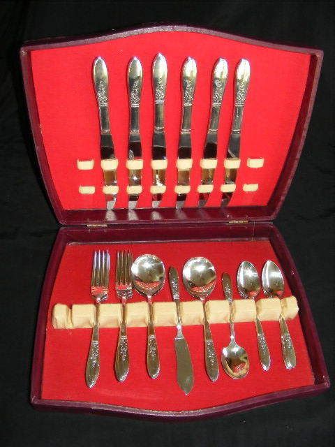   Rogers Presentation 26pc Silverplate Flatware Chest / Box  