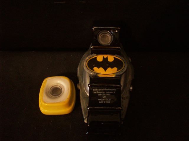 DC COMICS BATMAN WATCH SALT & PEPPER MIB #B797  