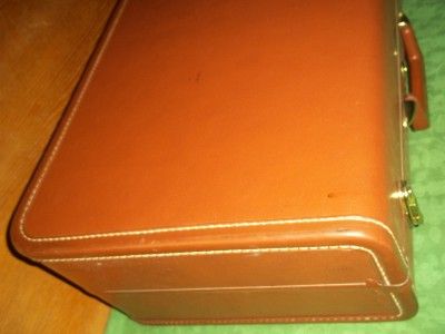 VINTAGE~TAPERLITE~TAN LUGGAGE~SUITCASE~PEACH SATIN~EXCT  