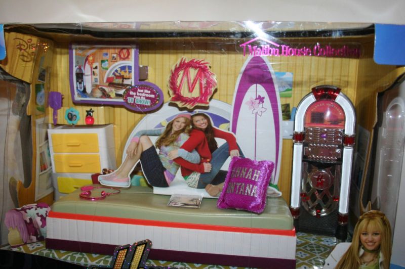 NEW HANNAH MONTANA MALIBU HOUSE BEDROOM DISNEY 11 PCS  