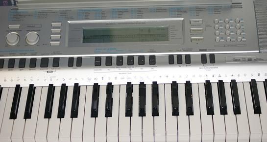 CASIO WK 210 76 Key Touch Sensitive Keyboard Piano w/Bench  SIlver 
