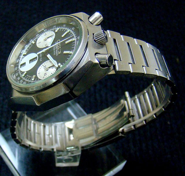 RARE VINTAGE CITIZEN 8110 BULLHEAD BLACK DIAL CHRONOGRAPH DATE & DAY 