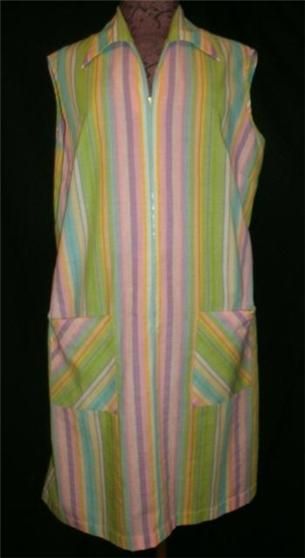 NICE Vintage 70s Pastel Striped House Coat Dress Duster L XL 44 Bust 