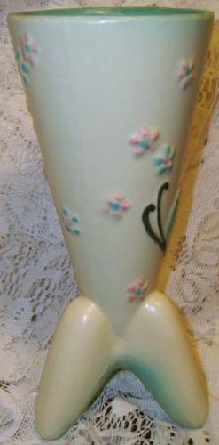 VINTAGE 1956 HULL B9 USA BUTTERFLY 3 LEG FLOWER VASE  