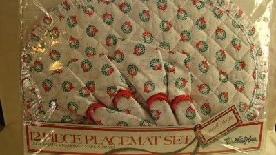 Christmas Placemats and Napkins w/ Rings 4 Place Settings Unused 