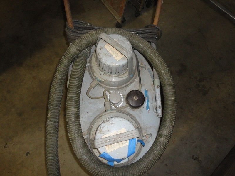 Nilfisk Industrial Vacuum Model GS 82   40124  