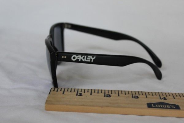 Oakley Frogskins Sunglasses   Black Frame Purple Reflection  