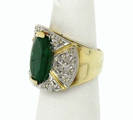 18K GOLD 9.5 CTS EMERALD & DIAMONDS WIDE BAND RING  